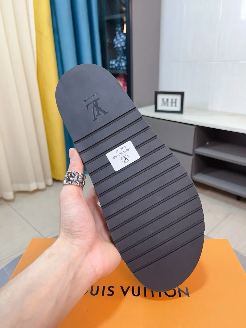 Men's shoes 💰300🌹🌹【LV】Multi-color new men's slippers, original quality top version, original special printed denim➕sheepskin on the inner side, non-slip combination sole, more stable walking, more comfortable and lightweight, high-end and generous, size: 38~44